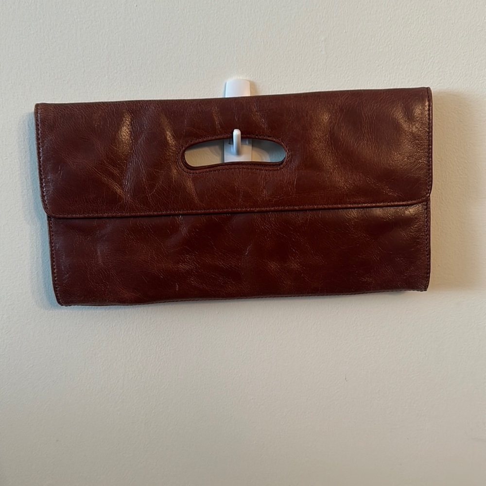 HOBO Clutch